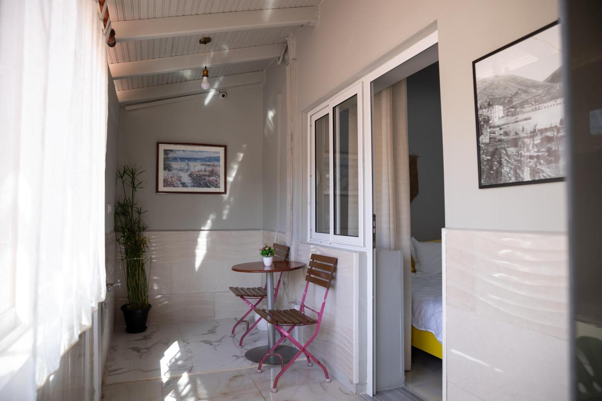 Jonian Boutique Hotel Sarandë エクステリア 写真