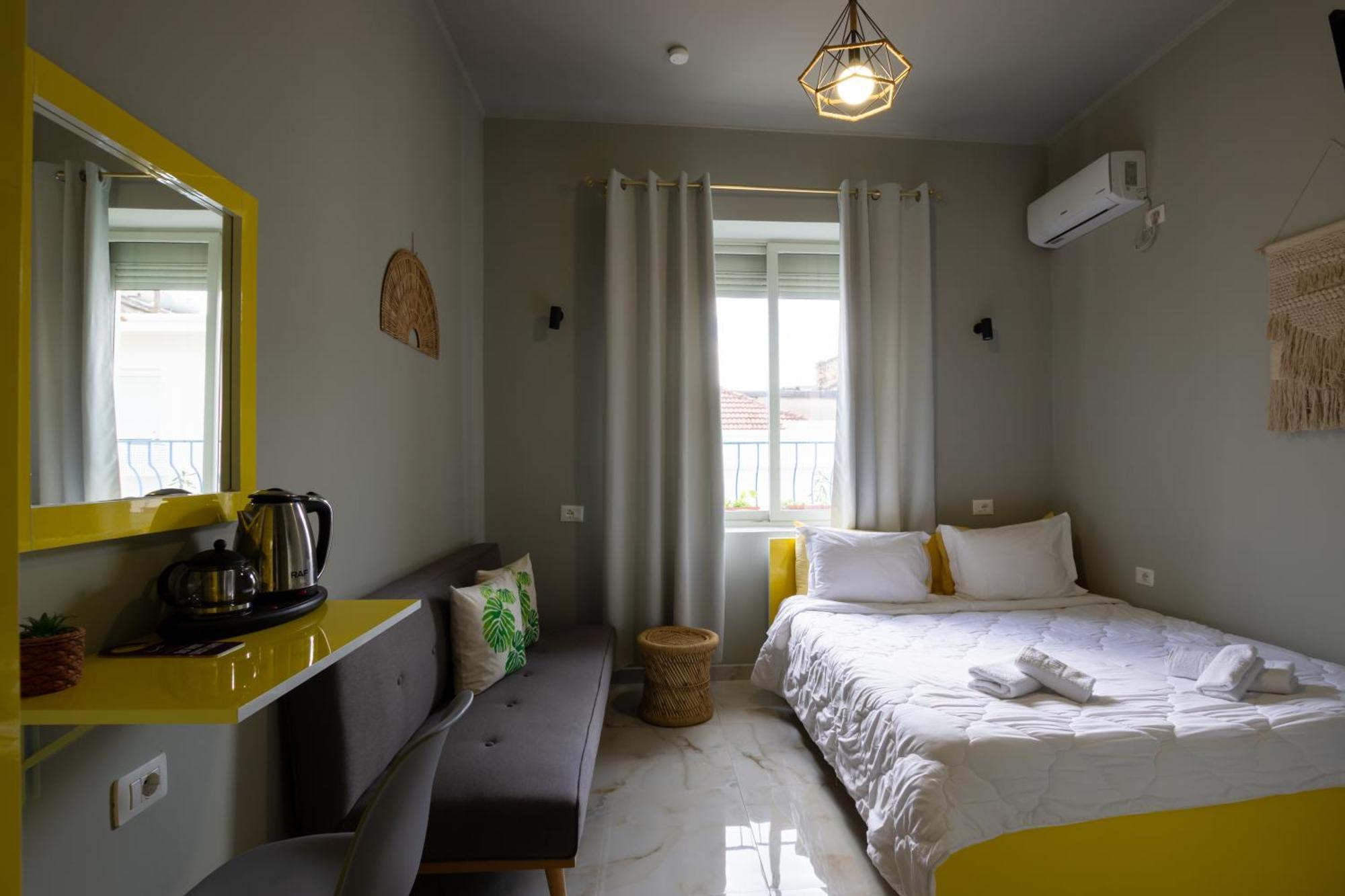 Jonian Boutique Hotel Sarandë エクステリア 写真