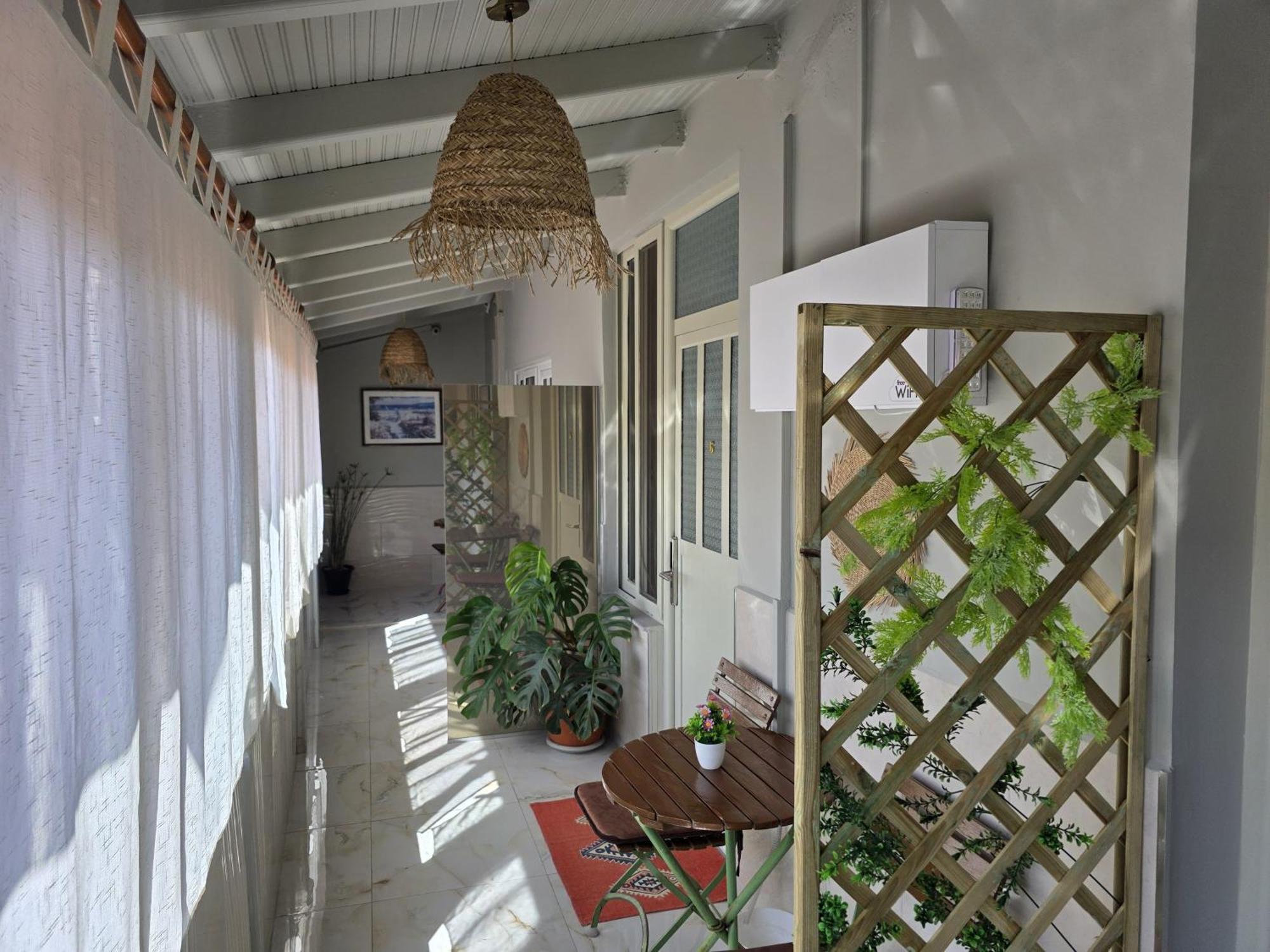 Jonian Boutique Hotel Sarandë エクステリア 写真